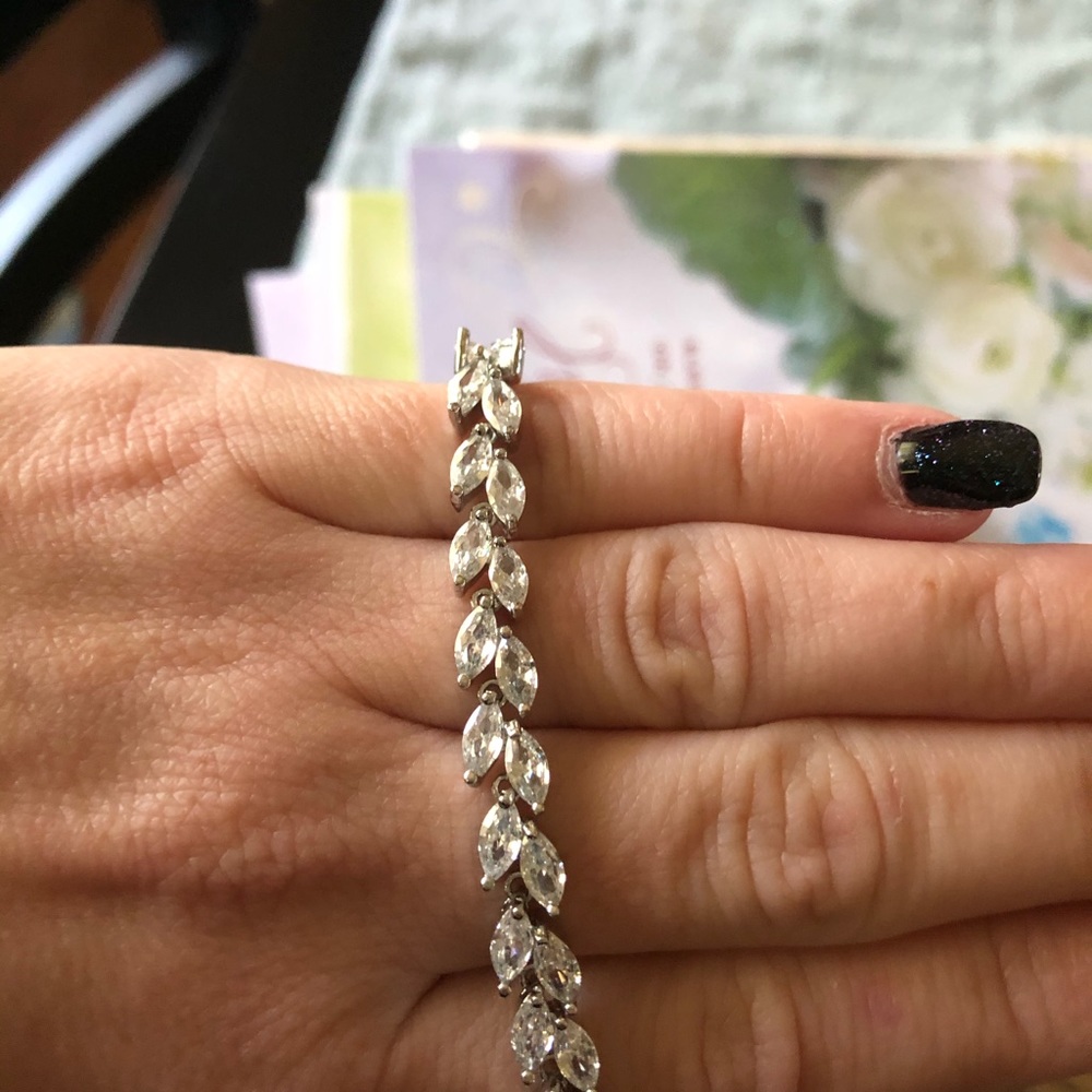 Bracelet and earring set